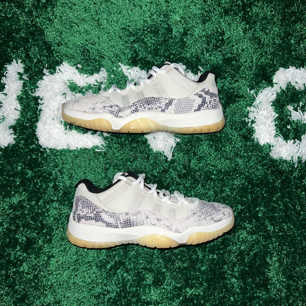 Jordan 11 Retro Low Snake Light Bone